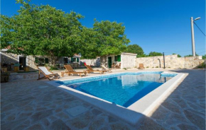 Amazing home in Benkovac with Outdoor swimming pool, WiFi and 2 Bedrooms
